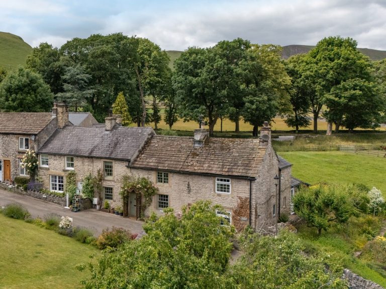 Buttercup Cottage Castleton, dog friendly self catering Buttercup Cottage Castleton, dog friendly cottage Peak District